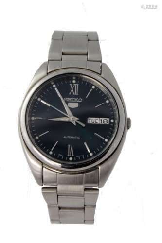 Gents Seiko 5 military automatic wristwatch, the blue dial with silvered baton markers with day/date