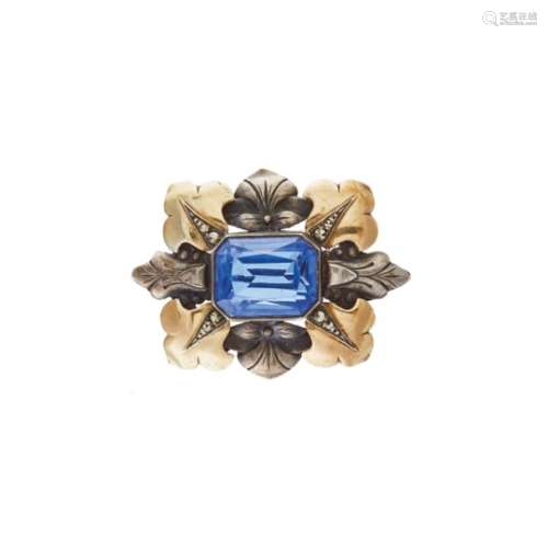 Broche en plata y vistas en plata dorada con símil de topacio azul y marquesitas, c.1940.