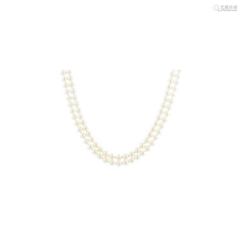Collar de dos hilos de perlas cultivadas con cierre en oro mate y brillo turquesas y perlas.