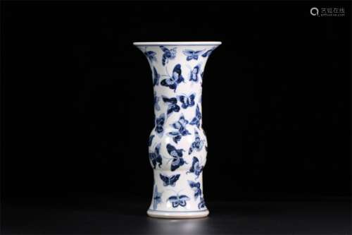 A Chinese Blue and White Porcelain Vase