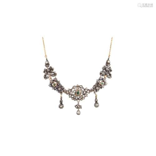 Gargantilla estilo isabelino en oro y vistas en plata con esmeraldas y diamantes.