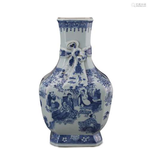 A Chinese Blue and White Porcelain Vase