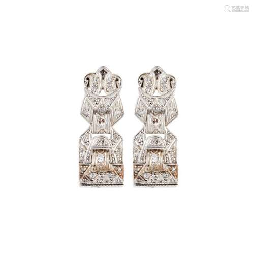 Pendientes estilo Art Deco en platino con diamantes.