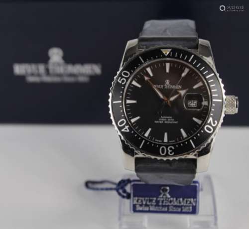Gents Revue Thommen automatic wristwatch. The black bezel / dial with baton markers and date
