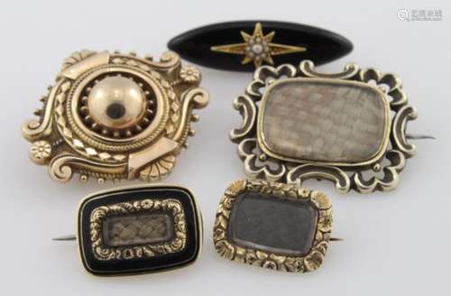 Five 9ct Gold and yellow metal Memorial Brooches weight 25.9g