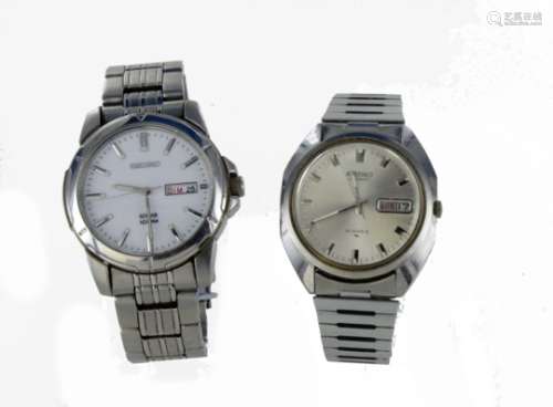 Two gents Seiko wristwatches. A 17 jewels automatic along with a 