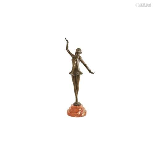 Bailarina. Escultura estilo Art Deco en bronce patinado.