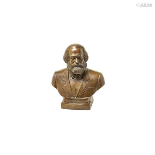 Karl Marx. Busto en bronce patinado.