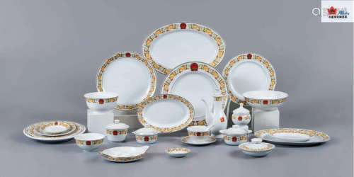2003年（癸未年） 国宴牡丹人民大会堂专用瓷餐具（122 头）
