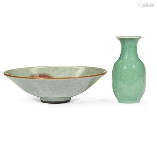 A Chinese green crackle-glazed vase and a red-splashed