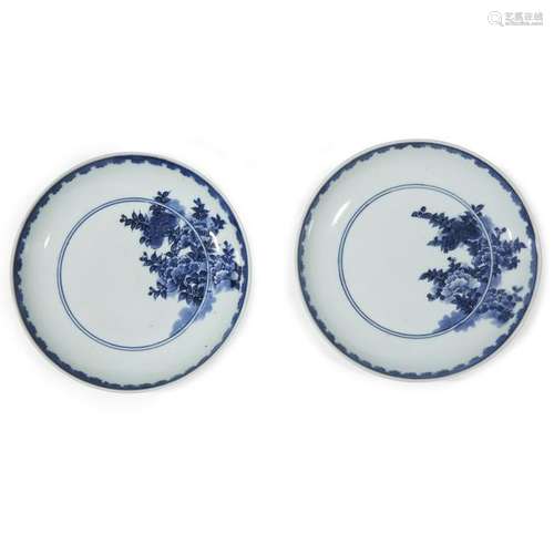 A pair of Arita porcelain blue and white dishes, 18th