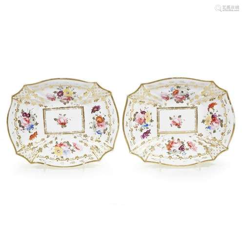 A pair of English shaped oval Daniel dishes, 19th