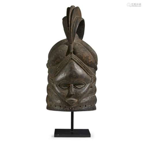 Mende carved wood head. With later stand. H: 18, D: 9