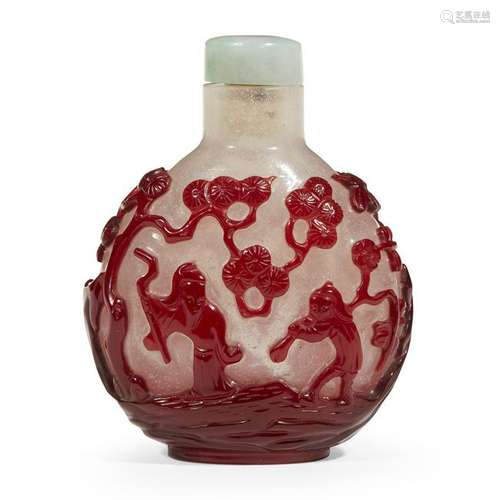 A Chinese ruby overlay glass snuff bottle. Depicting a