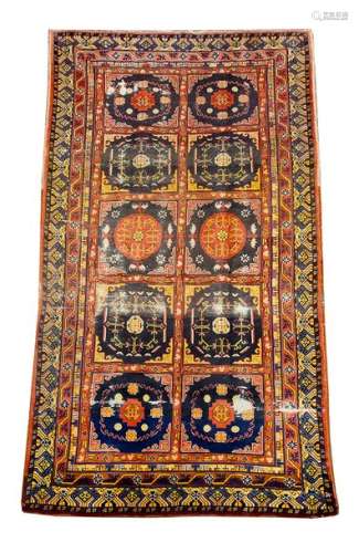 Oriental carpet with ten field decoration bands an…