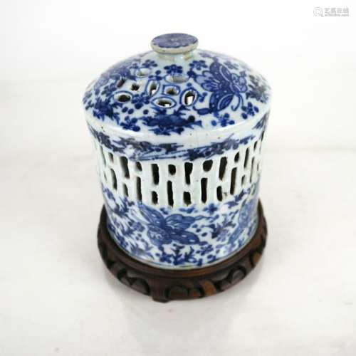 Chinese Blue & White Stoneware Lid on Base