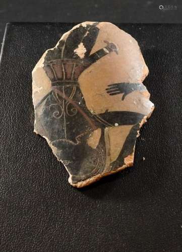 Fragment de vase à figures noires orné d’un guerri…
