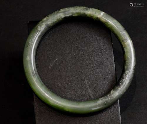 Bracelet.Jade provenant probablement du Lac Baïkal…