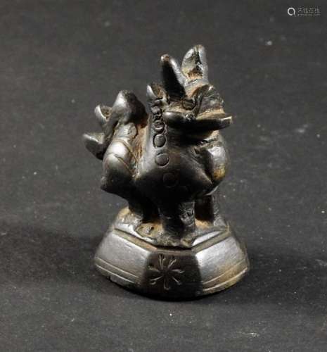 Poids à opîum aviforme..Bronze.H :4cm. Birmanie.Ci…