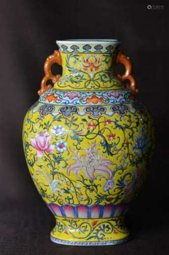 Chinese famille Rose porcelain Yellow Vase