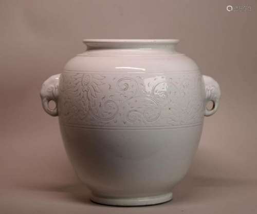 Chinese Dehua Blanc de Chine Porcelain Vase