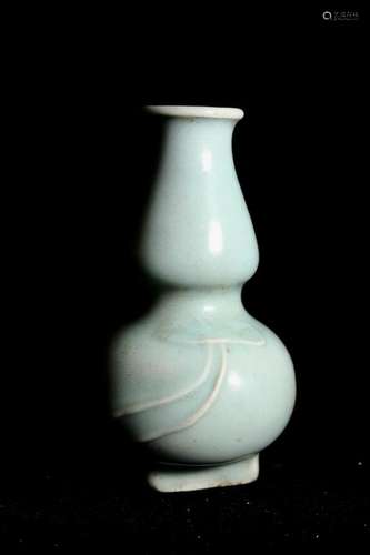 Chinese Celadon Double Gourd Vase