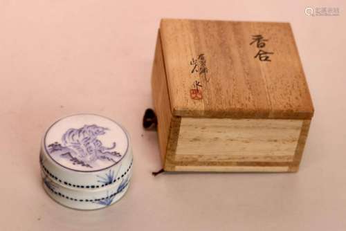 Japanese Blue White Porcelain Seal Paste Box - Tiger