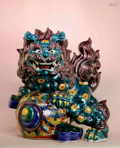 Large Japanese Kutani Porcelain Shishi