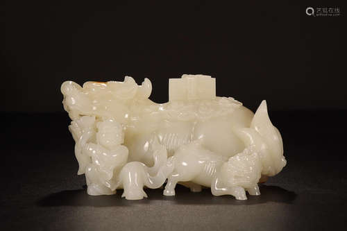 HETIAN JADE KYLIN ORNAMENT