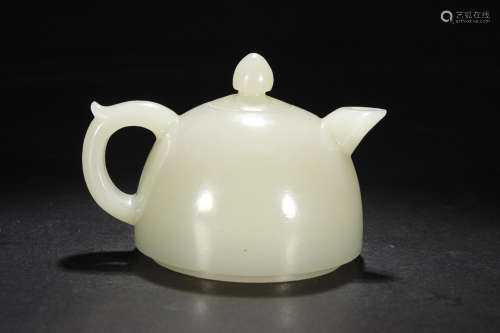 HETIAN JADE TEAPOT IN SET