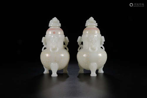 QIANLONG MARK JADE VASE IN PAIR