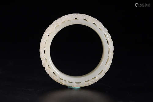 HETIAN JADE HOLLOW BANGLE