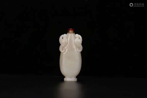 HETIAN JADE BAT-EAR SNUFF BOTTLE