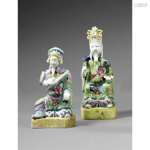 LOT DE DEUX STATUETTES DE GUANDI ET D’UN DIGNITAIRE