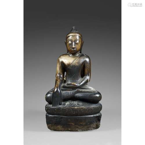 GRANDE STATUETTE DE BOUDDHA MARAVIJAYA