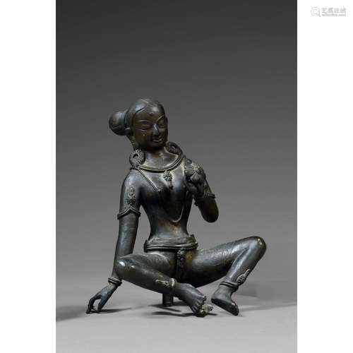 SUITE DE DEUX STATUETTES DE TARA