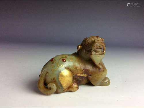 Vintage Chinese jade wth inlaid gold/gilt stone