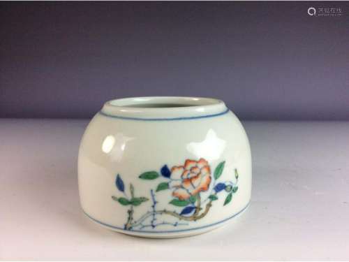 Elegant Chinese pot with rose and butterfly