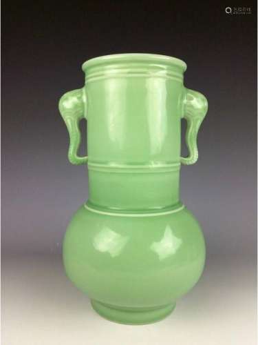 Large Chinese green / celadon glaze porcelain vase,