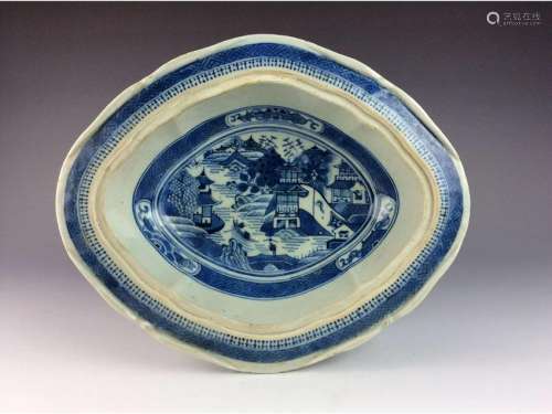Chinese B/W export porcelain bowl with landscaping