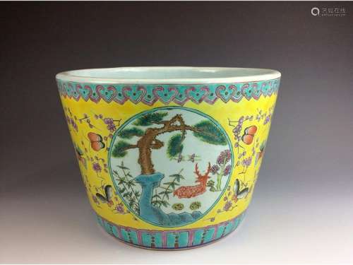 Chinese famille rose porcelain Planter with Deer
