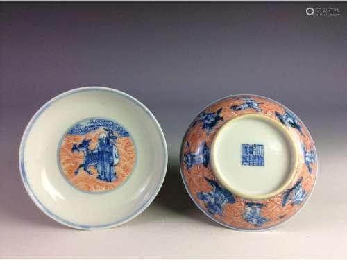 A pair of fine Chinese polychrome porcelain plates,