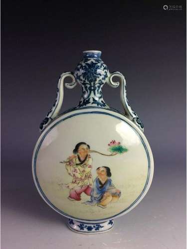 Rare Chinese B/W moon flask vase with figures mark on