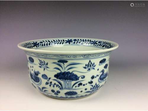 Chinese porcelain washer pot,blue & white glazed,
