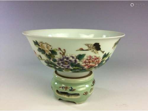 Chinese porcelain bowl, famille rose glaze, with