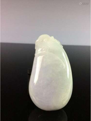 Two-tone Chinese jadeite carved pendant in shape of egg