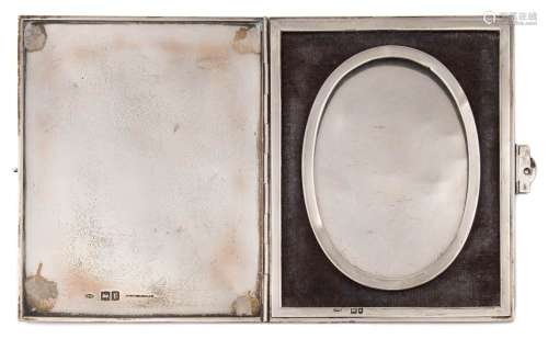 An Edward VII silver travelling photograph frame, maker Wright & Davies, London, 1901: crested,