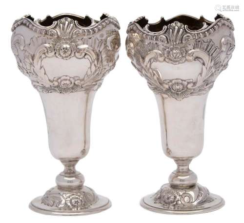 A pair of George V silver flower vases, maker Goldsmiths & Silversmiths Co Ltd, London,