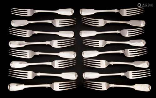 A collection of sixteen silver Fiddle pattern table forks,