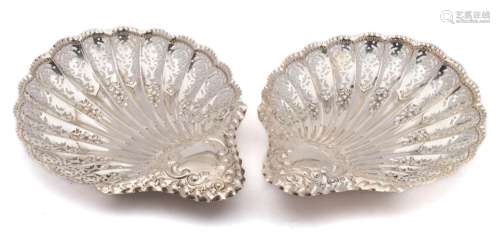 A pair of Edward VII silver sweetmeat dishes, maker Atkin Brothers, Sheffield,